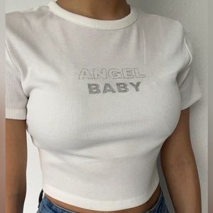 DIVIDED BY H&M “ANGEL BABY” FITTED CROP TOP BABY TEE